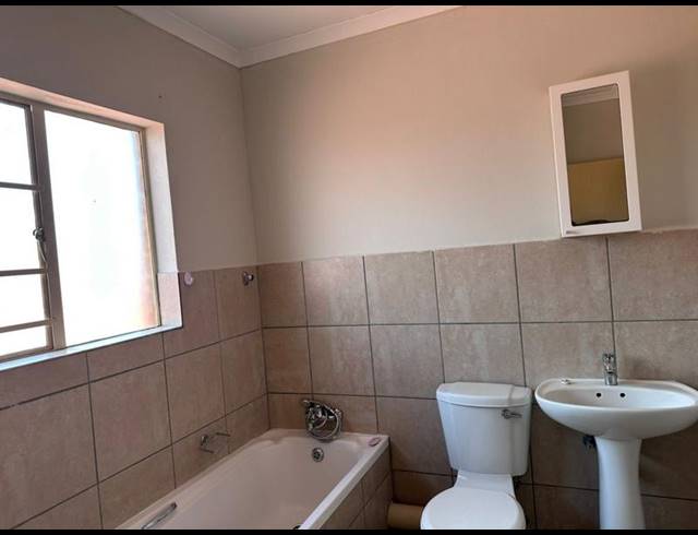 3 BEDROOM TOWNHOUSE FOR SALE IN ANNLIN